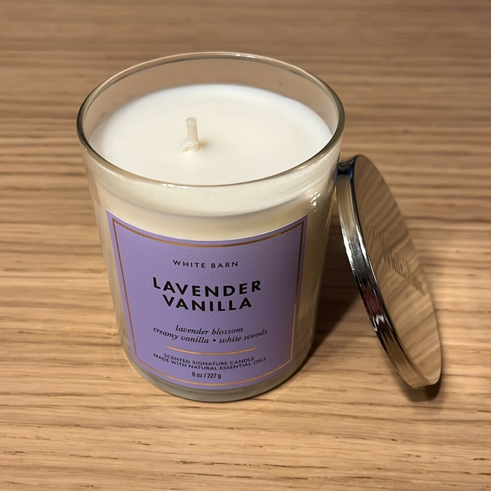 Bath & Body Works Single Wick Candle. Lavender Vanilla. - Picture 2 of 3
